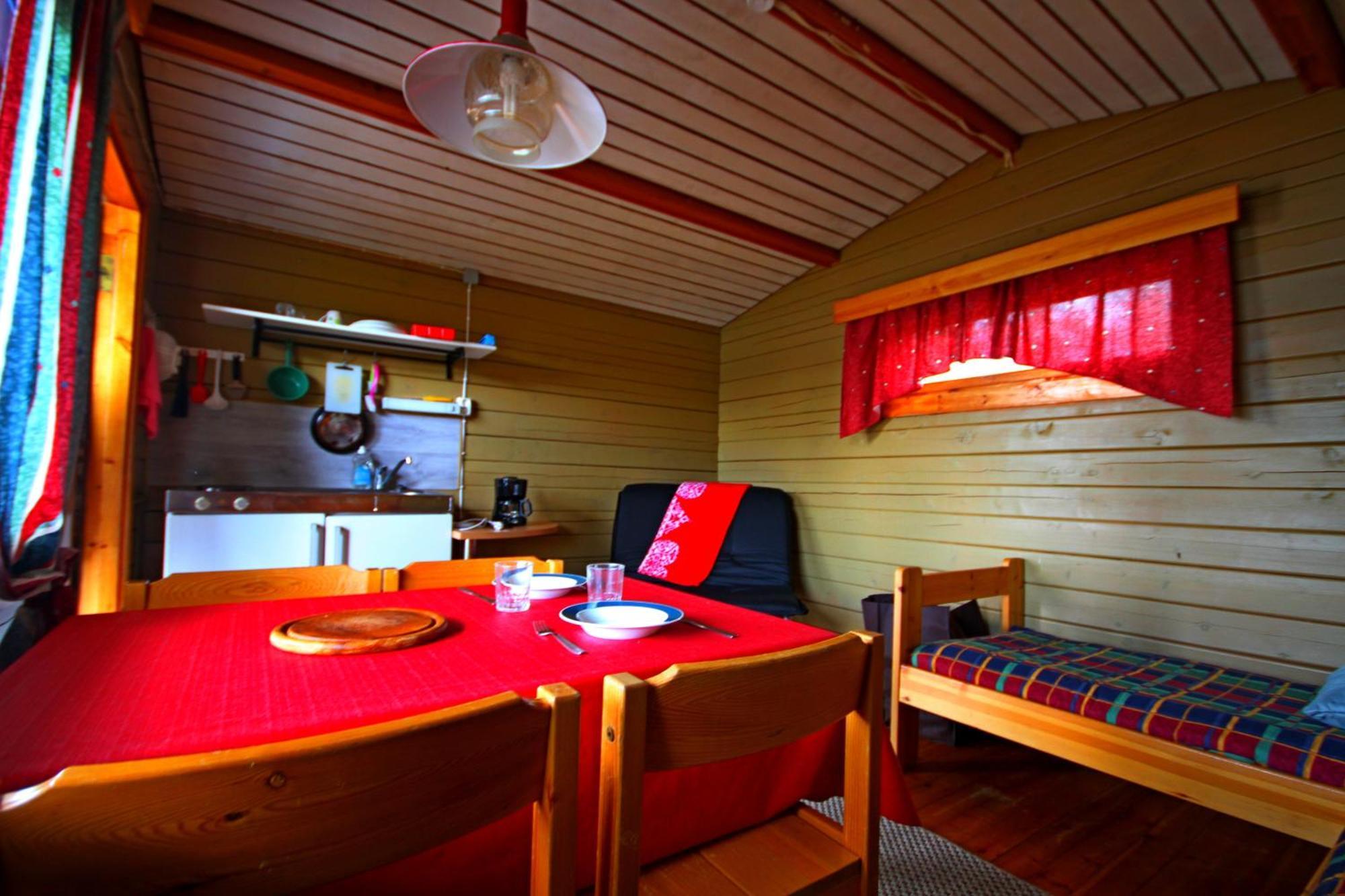 Ukonjaerven Holiday Village Ивало Номер фото
